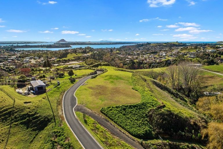 Photo of property in 1 Te Auhi Way, Welcome Bay, Tauranga, 3112