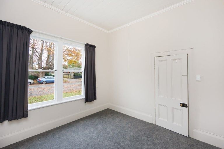 Photo of property in 8 Rolleston Street, Hokowhitu, Palmerston North, 4410
