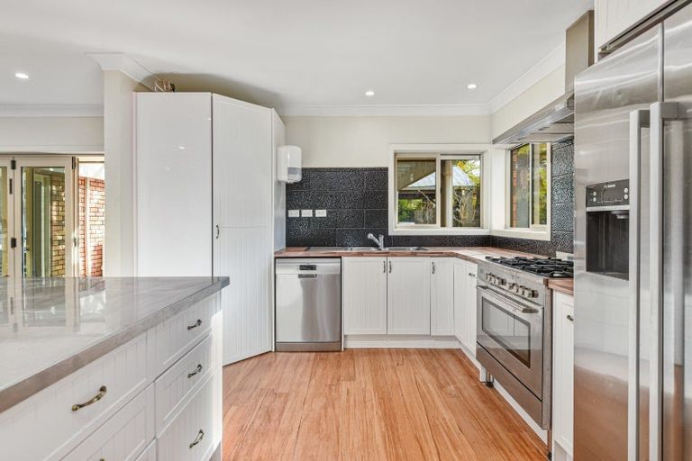 Photo of property in 8 Janet Place, Lynmore, Rotorua, 3010