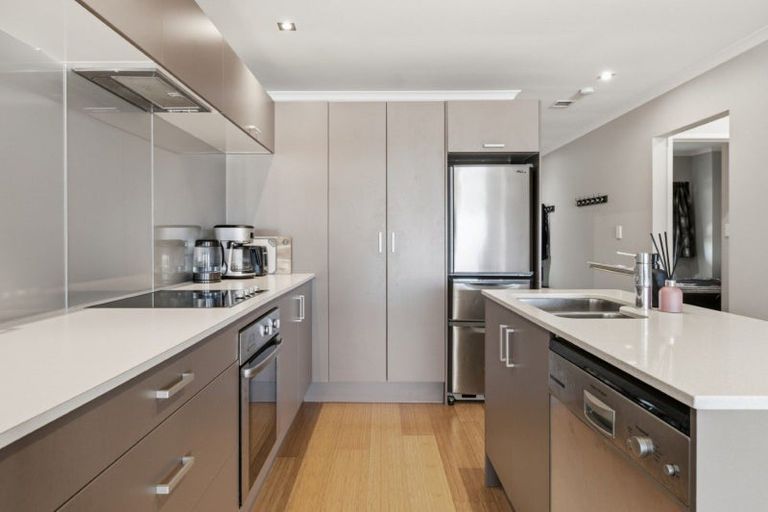 Photo of property in 303/277 Maunganui Road, Mount Maunganui, 3116