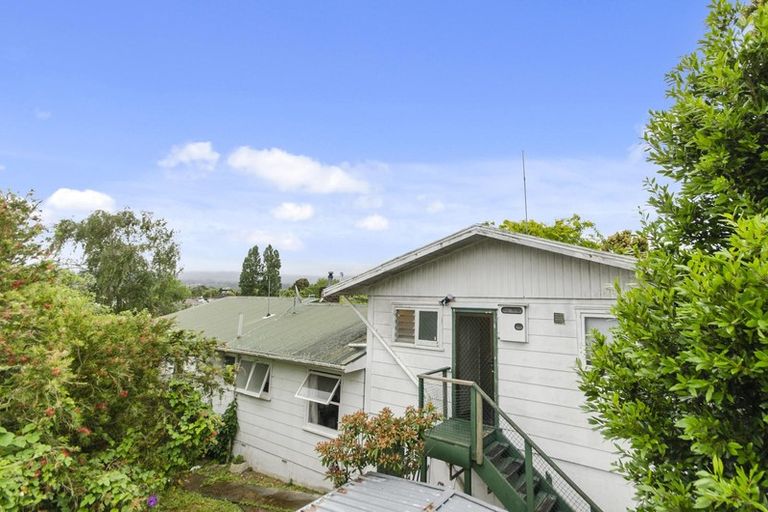 Photo of property in 139 View Road, Sunnyvale, Auckland, 0612