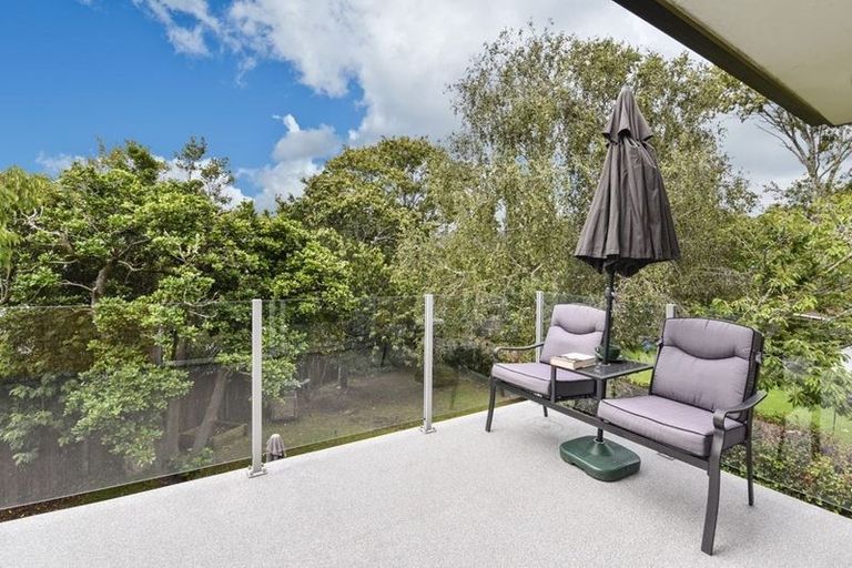 Photo of property in 8 Jessmae Place, Hillcrest, Auckland, 0627