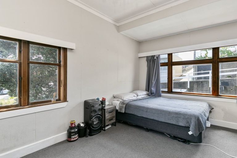 Photo of property in 60 Roxburgh Street, Mount Victoria, Wellington, 6011
