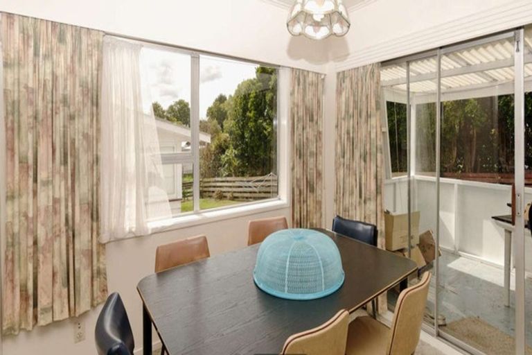 Photo of property in 4 Takapu Street, Henderson, Auckland, 0612