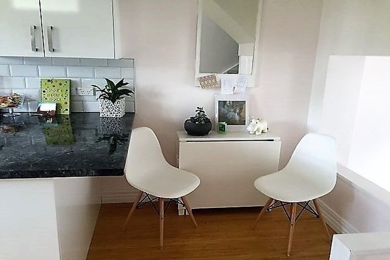 Photo of property in 2/168 Tinakori Road, Thorndon, Wellington, 6011