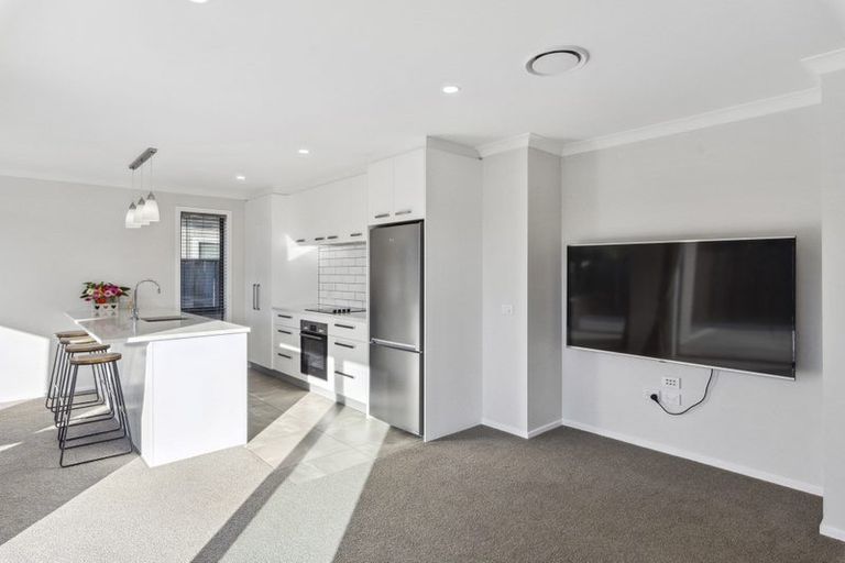 Photo of property in 5 Pohe Street, Waikanae, 5036