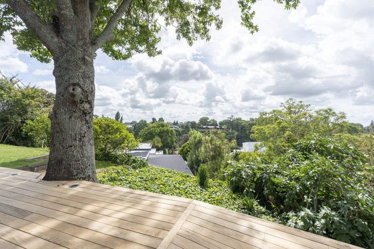 Photo of property in 94 Beerescourt Road, Beerescourt, Hamilton, 3200