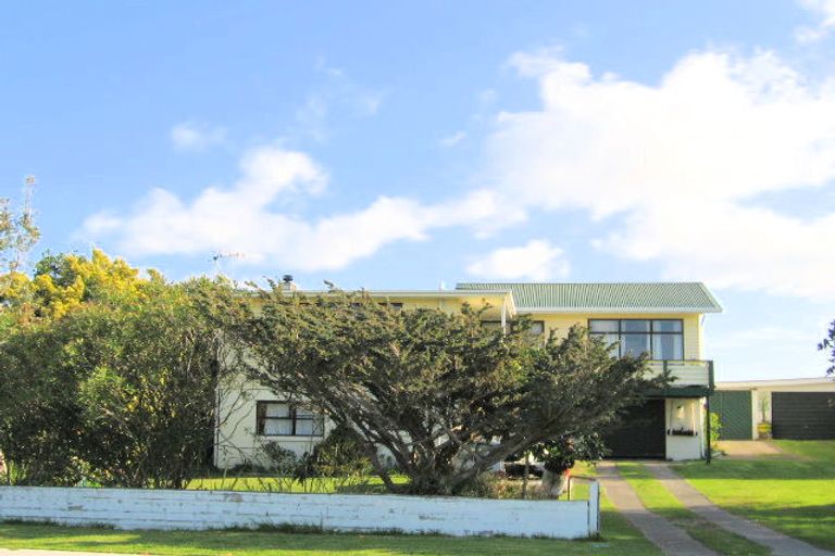 Photo of property in 1290 Papamoa Beach Road, Papamoa Beach, Papamoa, 3118