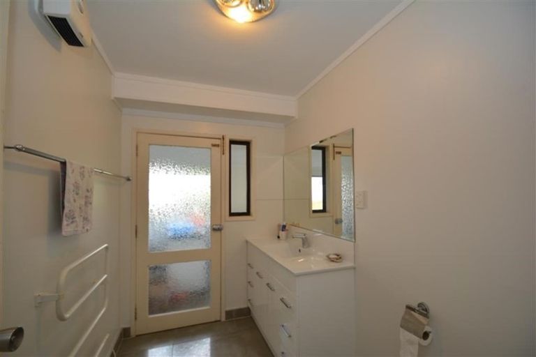 Photo of property in 56 Hollyford Drive, Clover Park, Auckland, 2105