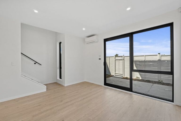 Photo of property in 116 Pepene Avenue, Takanini, Auckland, 2112