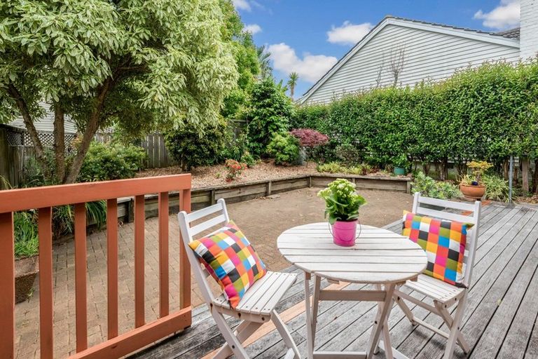 Photo of property in 2/24 Parkhill Road, Mellons Bay, Auckland, 2014