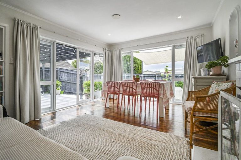 Photo of property in 805 Maitland Crescent, Mayfair, Hastings, 4122