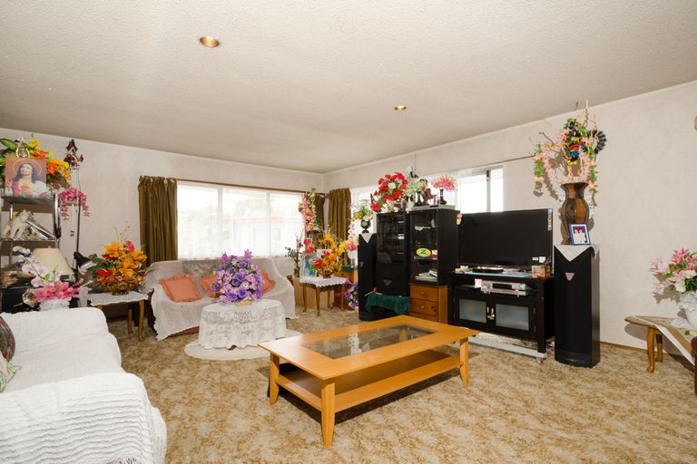 Photo of property in 46 Matuhi Rise, Henderson, Auckland, 0612