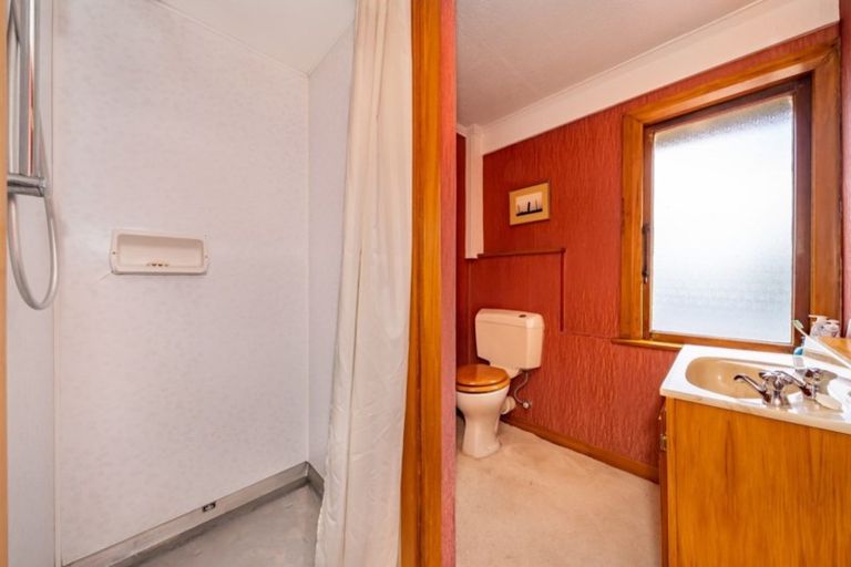 Photo of property in 2 Bracken Street, Wallaceville, Upper Hutt, 5018