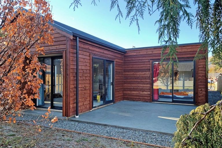 Photo of property in 21 Lauder Street, Lake Hayes, Queenstown, 9304