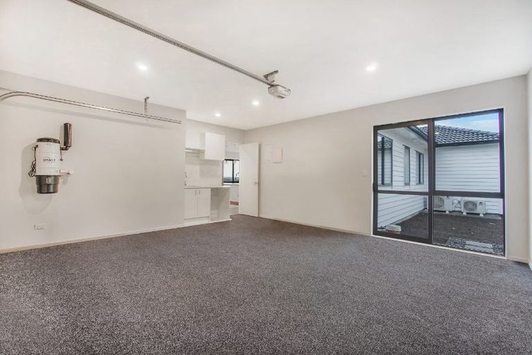 Photo of property in 48 Twin Parks Rise, Papakura, 2110