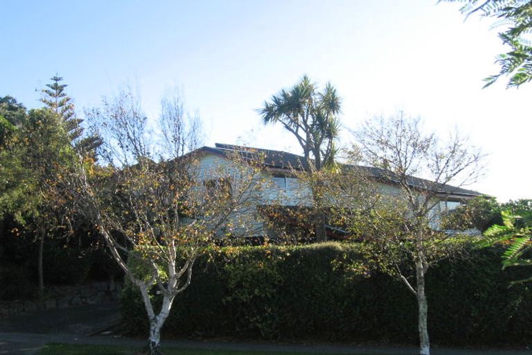 Photo of property in 118 Holborn Drive, Stokes Valley, Lower Hutt, 5019