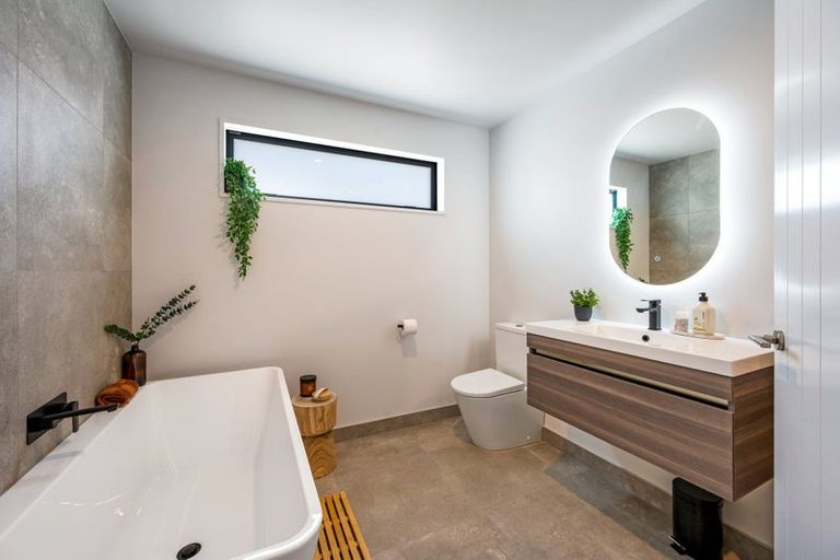 Photo of property in 42 Muster Road, Jacks Point, 9371