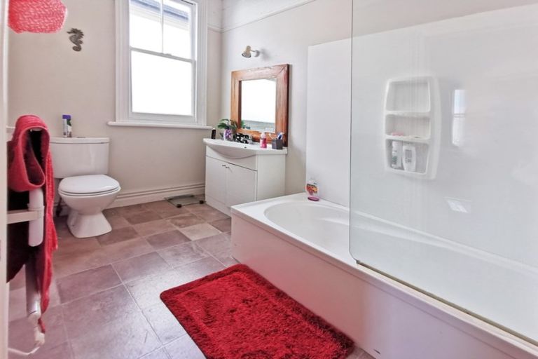 Photo of property in 165 Carlyle Street, Napier South, Napier, 4110