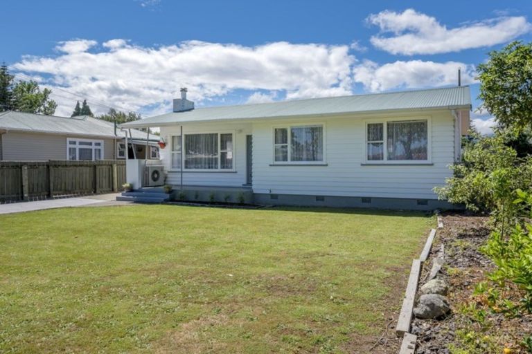 Photo of property in 15 Matai Street, Levin, 5510