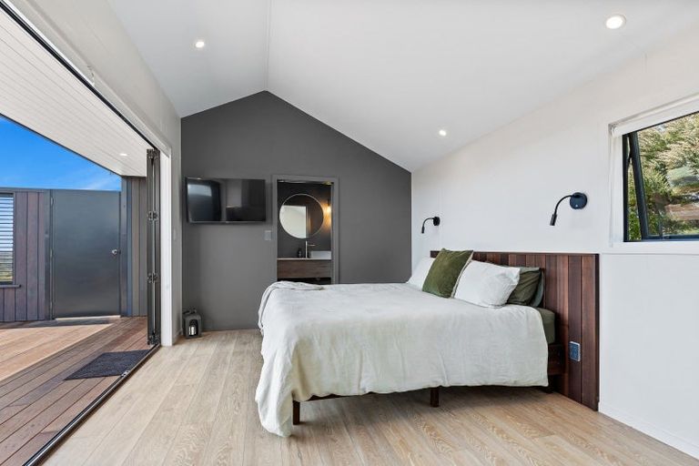 Photo of property in 94 Amreins Road, Waitakere, Henderson, 0782