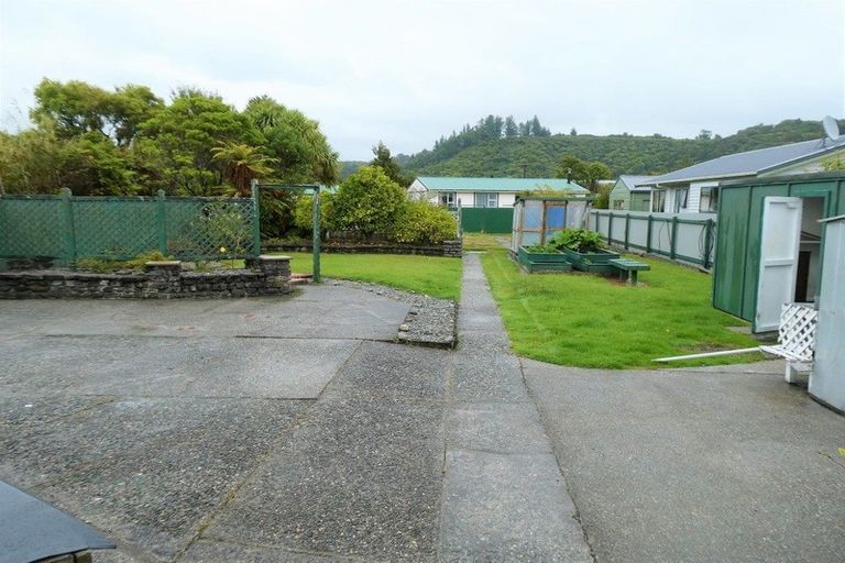 Photo of property in 102 Marsden Road, Greymouth, 7805