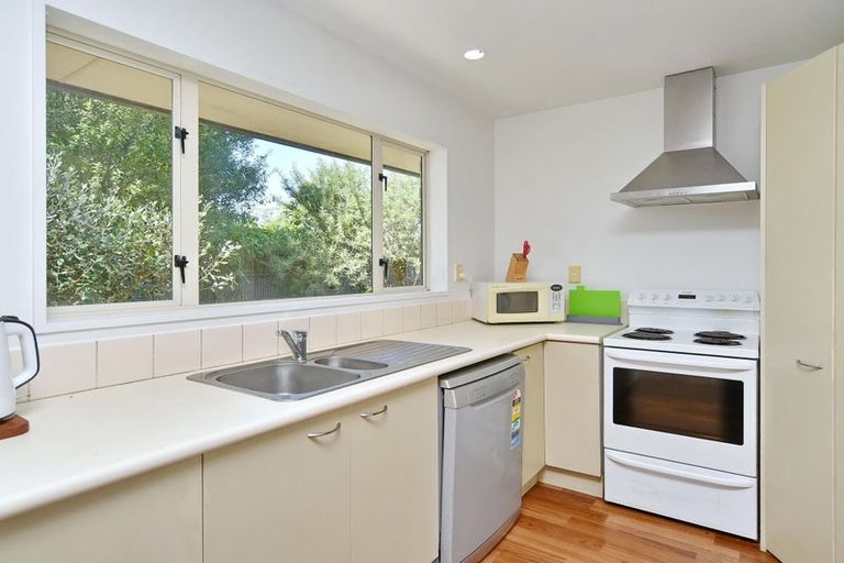 Photo of property in 142c Wainoni Road, Avondale, Christchurch, 8061