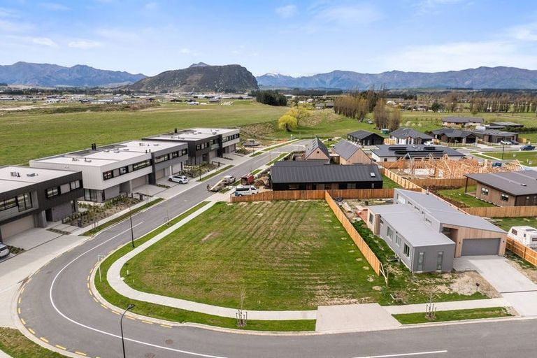 Photo of property in 12 Rubus Street, Wanaka, 9382