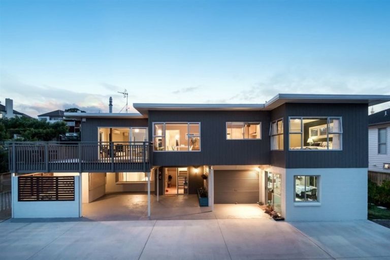 Photo of property in 11 Havenwood Place, Birkenhead, Auckland, 0626