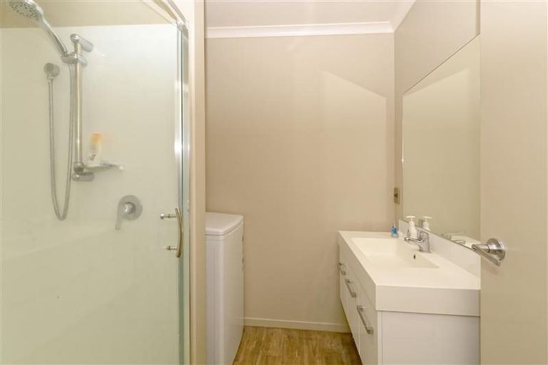 Photo of property in 3/102 Old Farm Road, Hamilton East, Hamilton, 3216