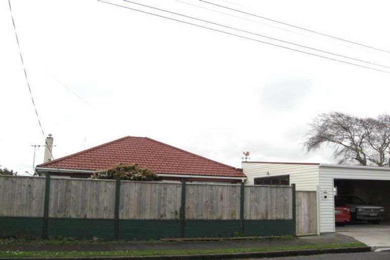 Photo of property in 35 Tokomaru Street, Welbourn, New Plymouth, 4312