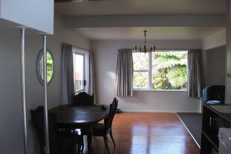 Photo of property in 23a Brian Crescent, Stanmore Bay, Whangaparaoa, 0932