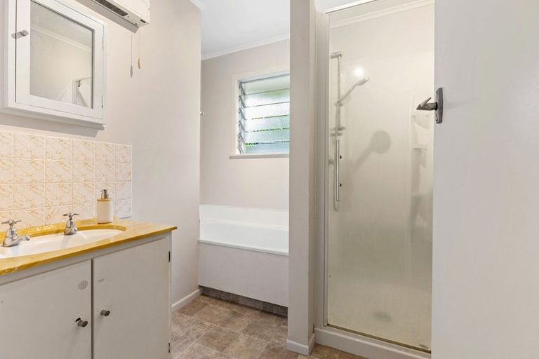 Photo of property in 19 Otumoetai Road, Judea, Tauranga, 3110