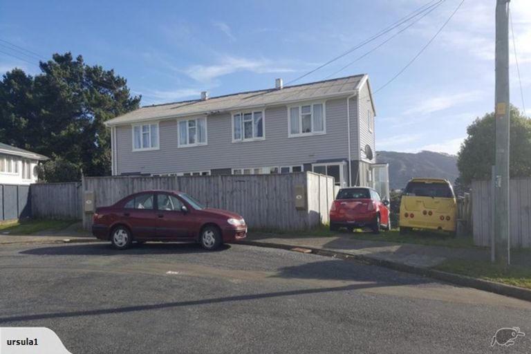 Photo of property in 76-78 Sievers Grove, Cannons Creek, Porirua, 5024
