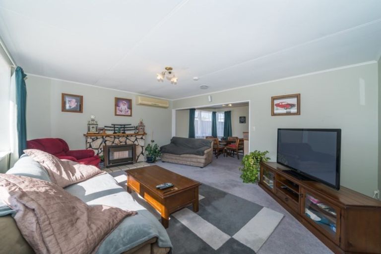 Photo of property in 14 Ellesmere Crescent, Highbury, Palmerston North, 4412