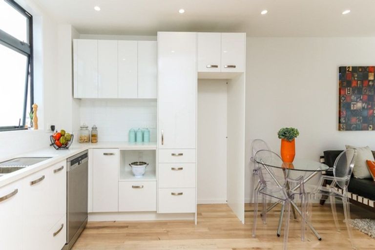 Photo of property in 2/10 Rose Road, Grey Lynn, Auckland, 1021