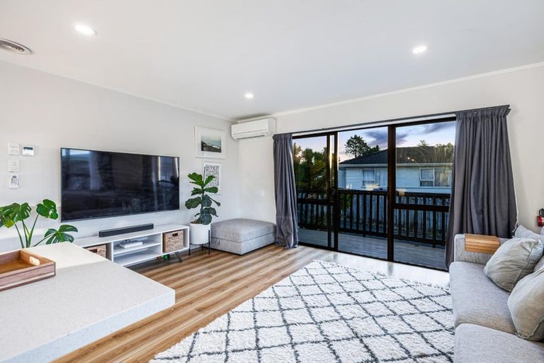 Photo of property in 130 Colwill Road, Massey, Auckland, 0614