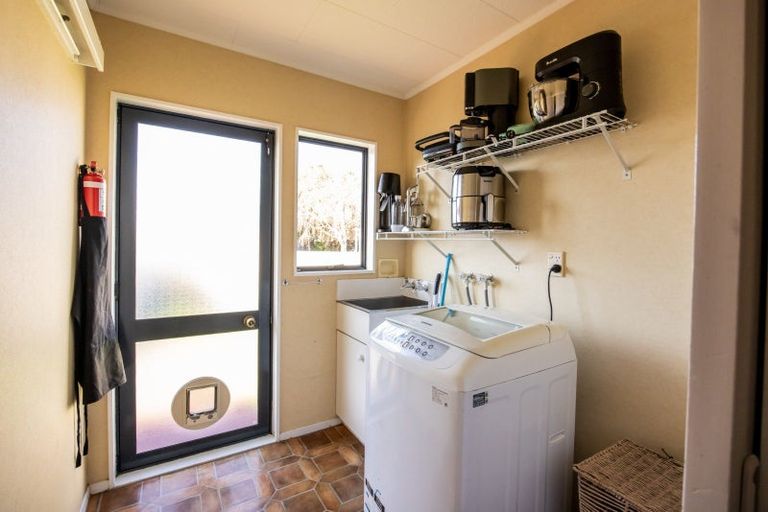 Photo of property in 28 Peppertree Glade, Kelvin Grove, Palmerston North, 4414