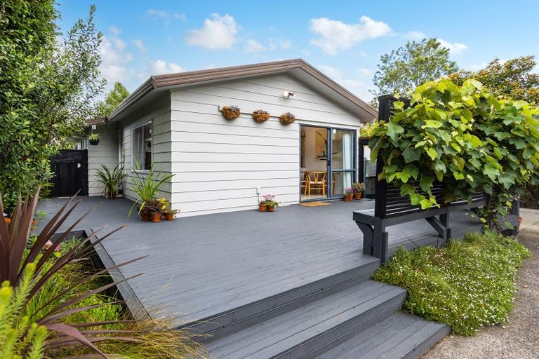 Photo of property in 176 Solar Road, Glen Eden, Auckland, 0602
