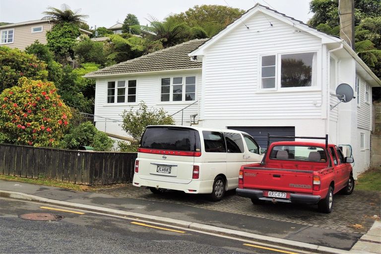 Photo of property in 6 Hollies Crescent, Johnsonville, Wellington, 6037