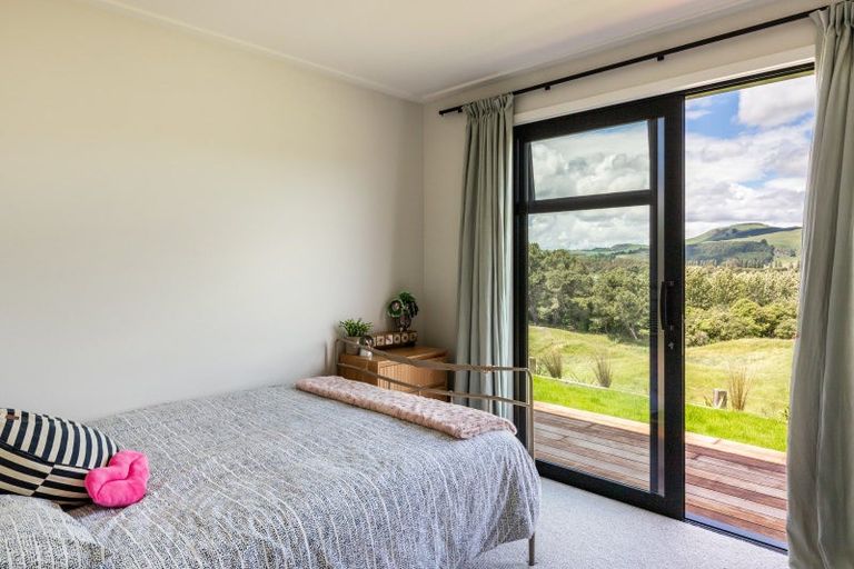 Photo of property in 16 Durmast Place, Kinloch, Taupo, 3377