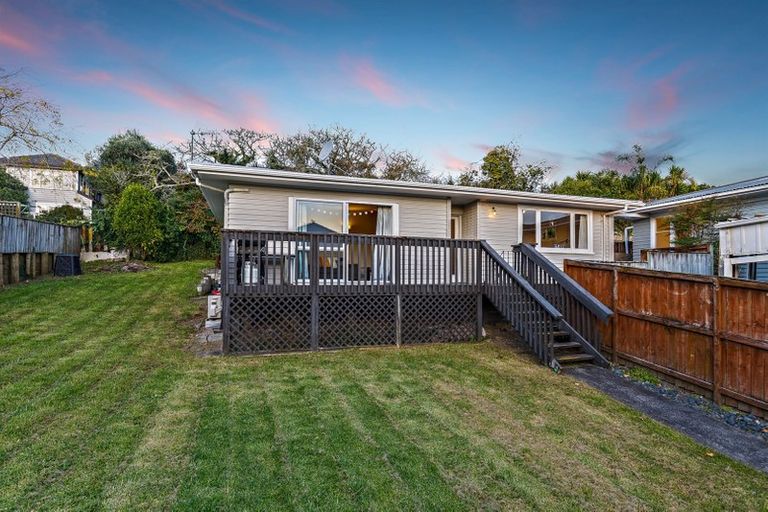 Photo of property in 17b Richards Avenue, Forrest Hill, Auckland, 0620