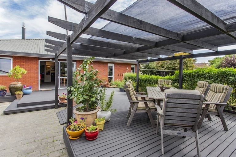 Photo of property in 12 Regent Avenue, Rangiora, 7400