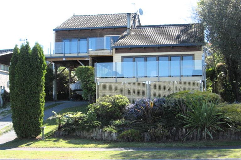 Photo of property in 110 Wakeman Road, Acacia Bay, Taupo, 3330