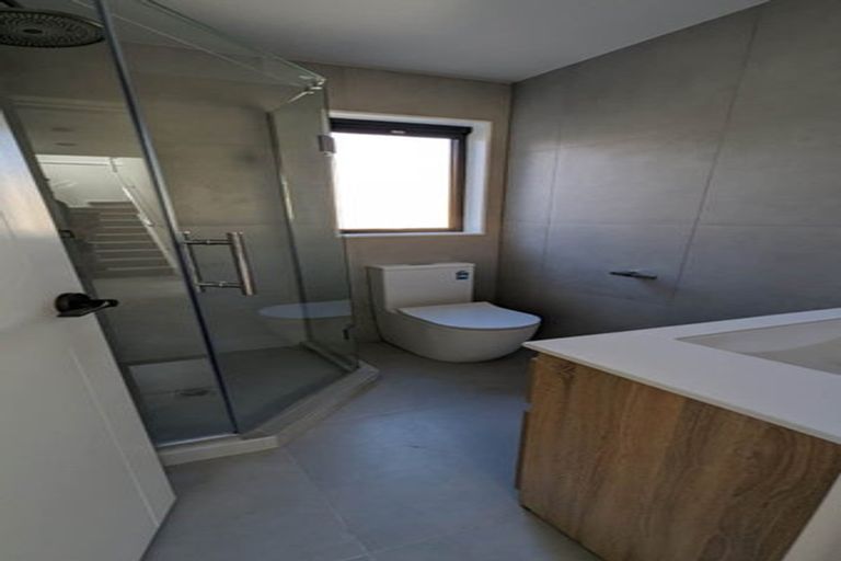 Photo of property in 8 Henry Blyth Lane, Greenhithe, Auckland, 0632