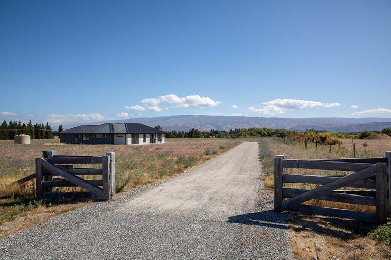 Photo of property in 21 Thyme Fields Road, Springvale, 9393