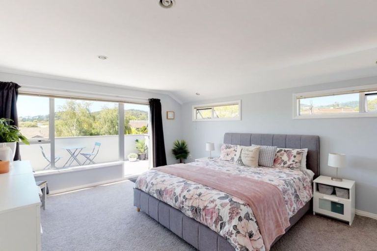 Photo of property in 77 Sunbrae Drive, Silverstream, Upper Hutt, 5019