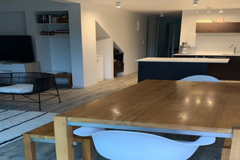 Photo of property in 3/27 Rangitoto Terrace, Milford, Auckland, 0620