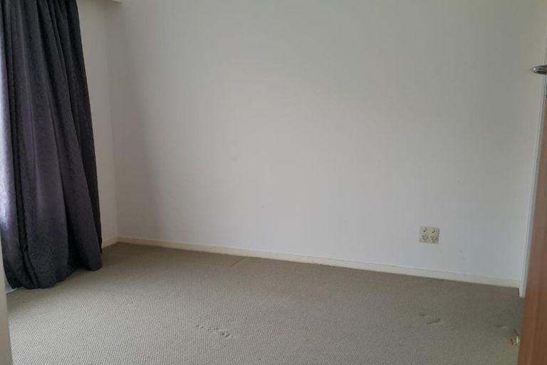 Photo of property in 2/16 Anne Road, Hillcrest, Auckland, 0627