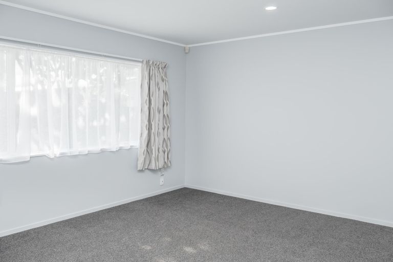 Photo of property in 100 Manuroa Road, Takanini, 2112